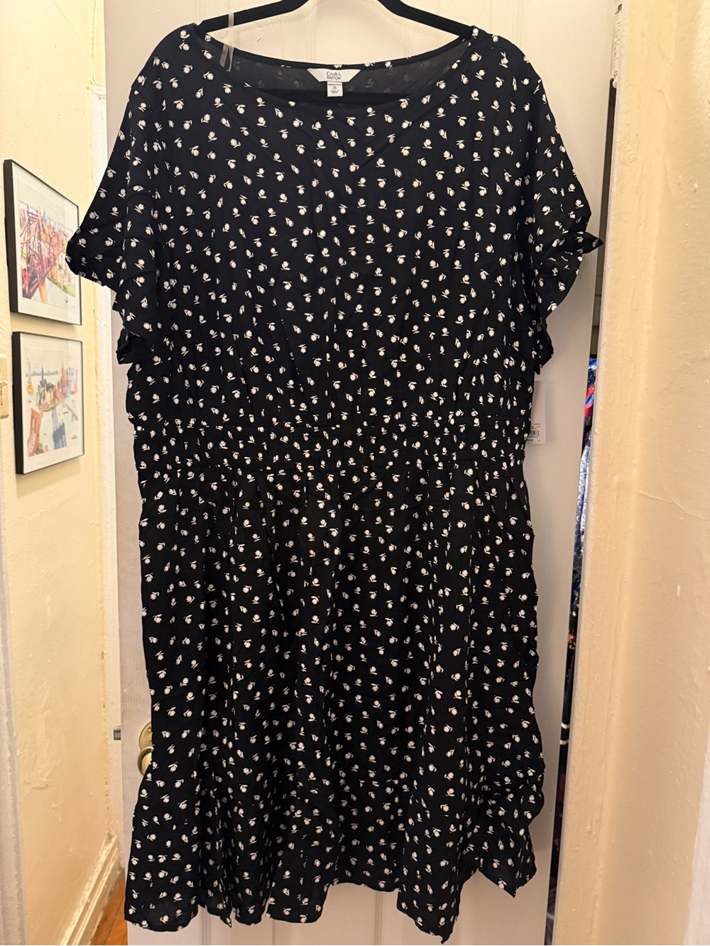 croft & barrow Black Dress with White Floral Print